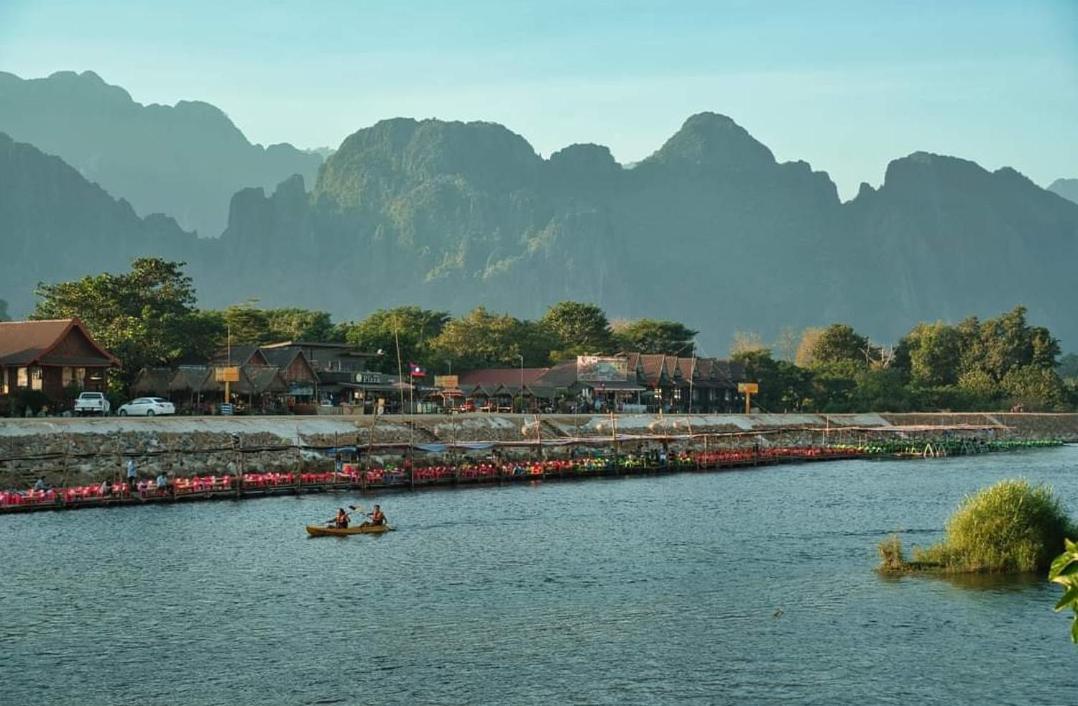 Vang Vieng Th Central Park Hotel Buitenkant foto
